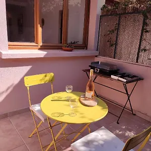 charmant-studio-lavandou-500m-plage.fr-provencehotel.com/